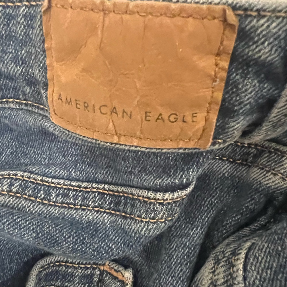 American Eagle Women's Super Stretch Straight Jeans Blue Denim, Size 18 Regular - Picture 3 of 6